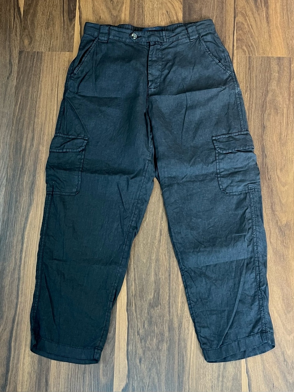 Rachel Roy 100% linen cargo pants in a dark charcoal/black color